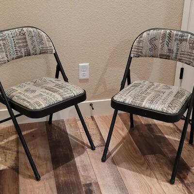 Lot 522:  (2) Folding Chairs