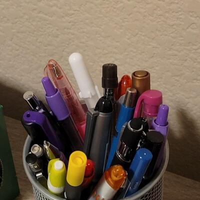 Lot 525: Office Supplies 