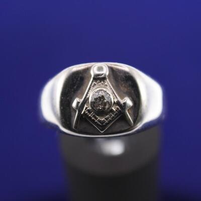 LOT#E5: 14K White Gold Masonic Ring [9.23g]