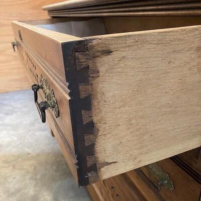 LOT#A11: Early 20th Century Chest