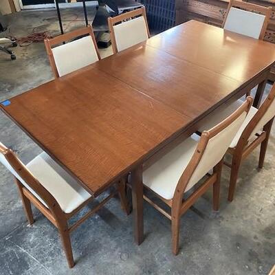 LOT#H13: Believed to be MCM Morris Glasgow Table
