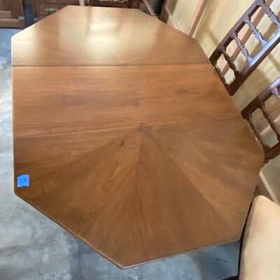 LOT#L14: Harvey Probber Style Table & 5 Chairs with Leaf