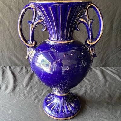 LOT#P21: Large Keramas Style Capodimonte Vase #2
