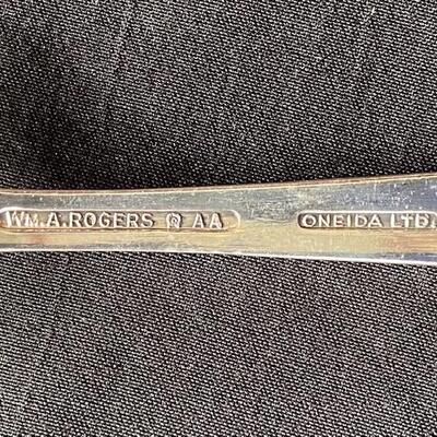 LOT#D60: Roger Bros Silver Plate Flatware Set