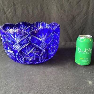 LOT#D62: Large Cut to Clear Glass Bowl