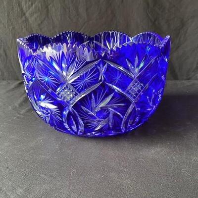 LOT#D62: Large Cut to Clear Glass Bowl