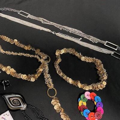 LOT#C76: Assorted Costume Jewelry Lot #3