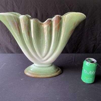 LOT#E93: Haeger Gladiolus Vase