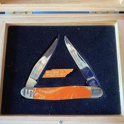 LOT#E112: 2014 Masonic Pocket Knife with Box