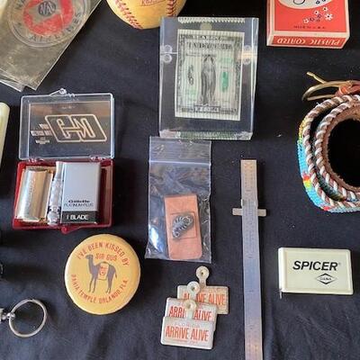 LOT#E136: Assorted Collectible Lot
