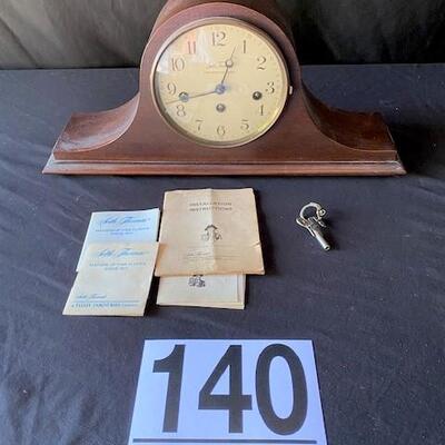 LOT#E140: Seth Thomas Humpback Mantel Clock