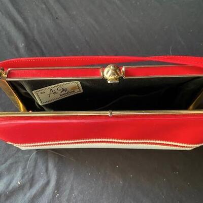 LOT#E161: Vintage Purse Lot