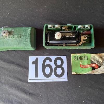 LOT#E168: Vintage Singer Buttonholer