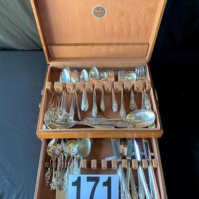 LOT#E171: Mostly Community Silverplate Flatware