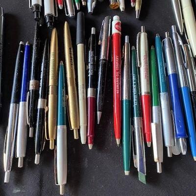 LOT#E173: Vintage Click Pen Lot