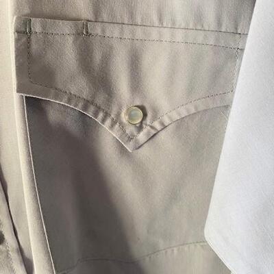 LOT#E189: Shepler's Vintage Men's Shirts