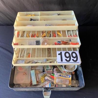 LOT#U199: Vintage Tacklebox with Assorted Tackle