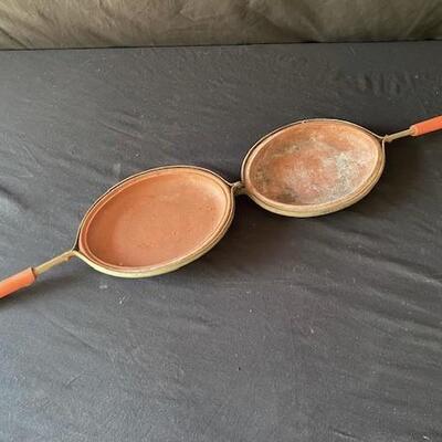 LOT#G207: Italian Clay Oven with Handles