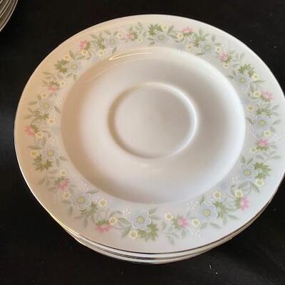LOT#G213: Haviland 6 Place China Set