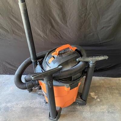LOT#G237: Rigid 12gal Shop Vac with Attachments