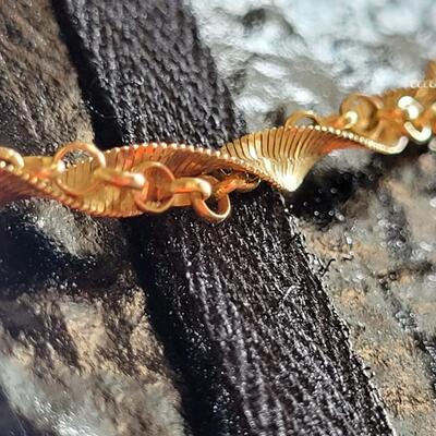 Lot 530: Vintage SILMAR 20.5" Length 14K Yellow Gold Italian Necklace 