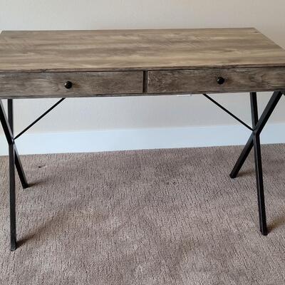 Lot 556: Contemporary Desk