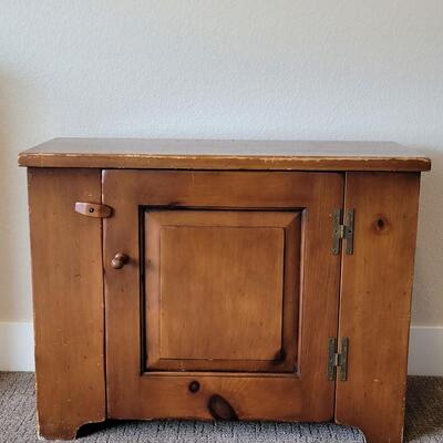 Lot 557: Small Cabinet 