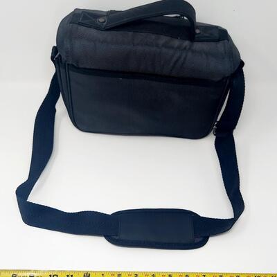 OVER THE SHOLDER NIKON CAMERA BAG 