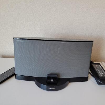 Lot 560: Bose Sound Dock Series 3