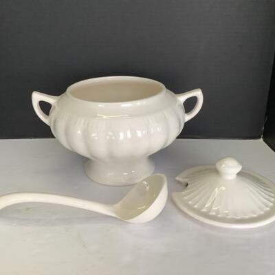 404 Beautiful White Soup Tureen with Ladle