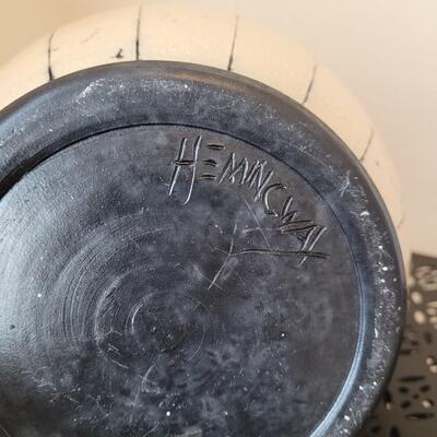 Lot 562: Hemingway Ceramics Vessel by Steve Hemingway 
