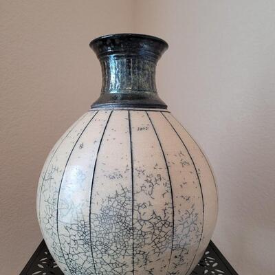 Lot 562: Hemingway Ceramics Vessel by Steve Hemingway 