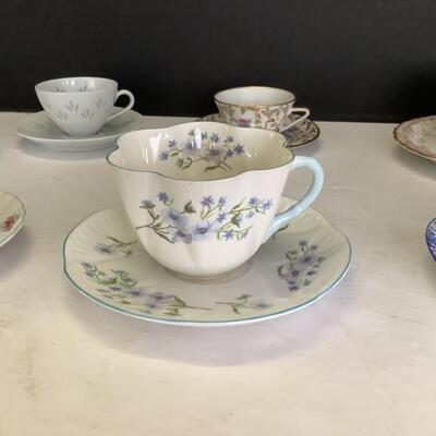 407. Shelley, Wedgwood, Limoge, Tea Cups & Saucer Lot 
