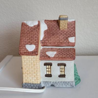 Lot 564: Ceramic Light Up House