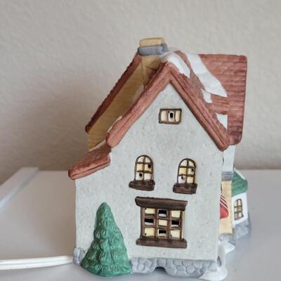 Lot 564: Ceramic Light Up House