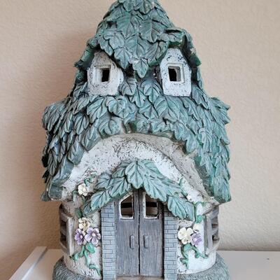 Lot 565: Outdoor Fairy House