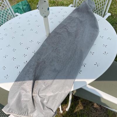 414  Royal Garden Table & Chairs with Cushions/Umbrella with Stand / Covers