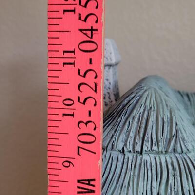 Lot 570: Outdoor Fairy House (has some damage)