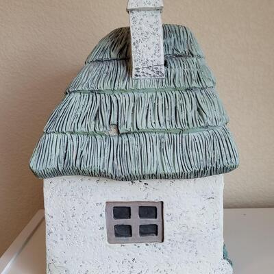 Lot 570: Outdoor Fairy House (has some damage)
