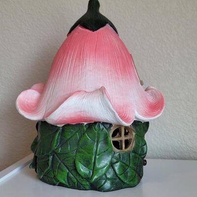 Lot 572: Flower Fairy House