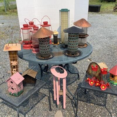 418. Bird Feeder Lot 