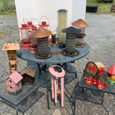 418. Bird Feeder Lot 