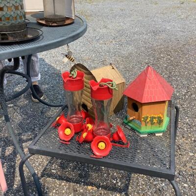 418. Bird Feeder Lot 