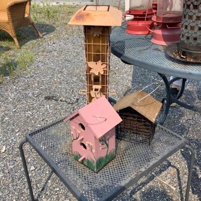 418. Bird Feeder Lot 
