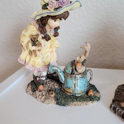 Lot 574: (2) Yesterday's Child Figures