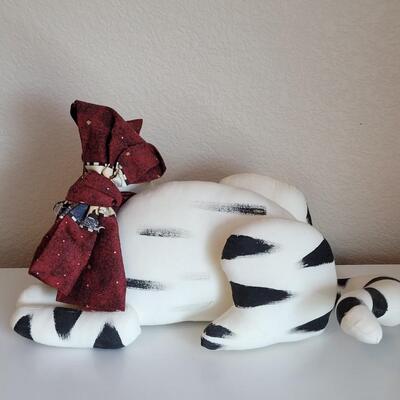 Lot 576: Cat Deco