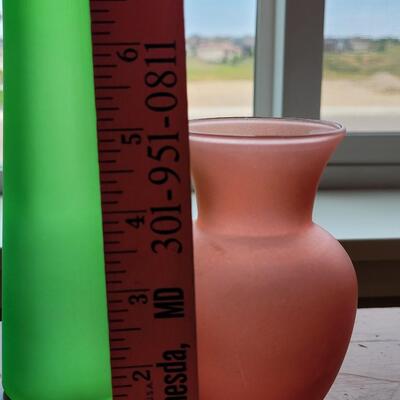 Lot 578: Colorful Glass Vases