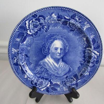 Wedgwood Collectible Plates- George and Martha Washington and Mt. Vernon (9 1/4