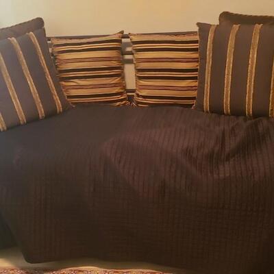 Trundle Bed with Mattresses and Pads and Pillows