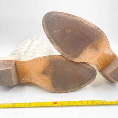 VINTAGE RODEO DRIVE WHITE COWBOY BOOTS - WOMENâ€™S SIZE 7.5